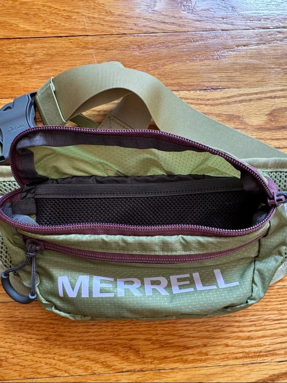 NWOT Merrell Crest 1.5L Lumbar Pack Green Waistpack - Picture 4 of 5